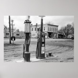 Old Iowa Gas Station; 1940 print
