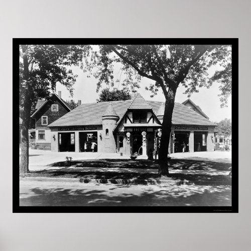 Vintage Service Station Photo