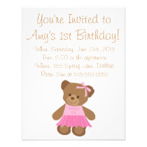 Oso de peluche del cumpleaños con el tutú rosado invitaciones