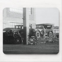 Outdoor Auto Maintenance: 1926 Mouse Pads