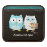 Owls Wedding - Bride and Groom with Custom Text Sleeve For Ipads