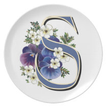 Pansy Initials on a Dinner Plate - "S"