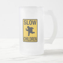Parodia gorda de la placa de calle del niño de los tazas