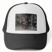 Paseo con Camila Mesh Hats