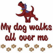 Paseo del perro polo enbordado