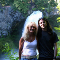 Personalized cut out to guide guests to your event photo sculptures