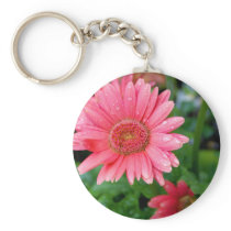 Pink Daisy after rain Keychains