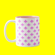Pink Fluer-de-lis pattern mug