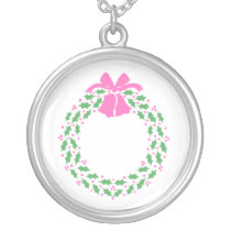 Pink Trim Wreath Necklace