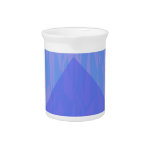 Pirámide azul jarra para bebida