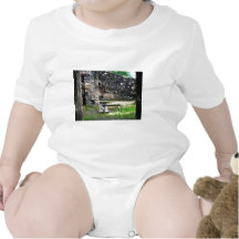 Pompei courtyard marble fountain and bench tees