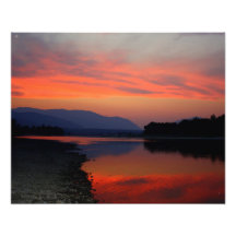 Puesta del sol sobre el río de Clarkfork Cojinete