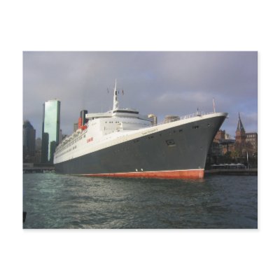 QE2 in Sydney. Postcard by MagicTyger