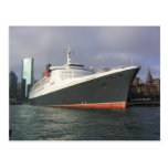 QE2 in Sydney. Postcard