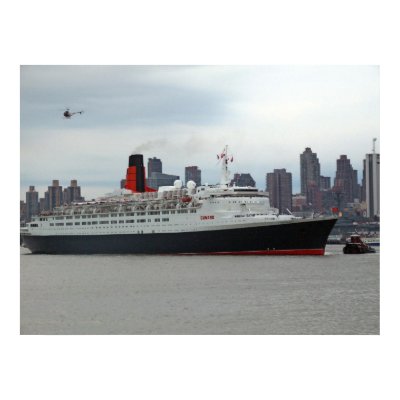 QE2 Passing Midtown Poster by spfino