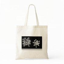 QueenAnneLace Tote bags by lotzostuff QueenAnneLace Tote bags