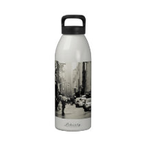 Rain in New York City - Vintage Style Drinking Bottle