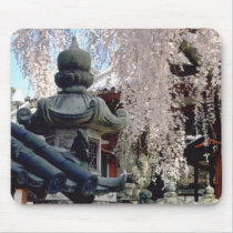 Red Stone lanterns, pink blossom, Nara, Sakura flo Mousepads