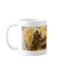 Roast beef sandwich with creamy goat cheese mug