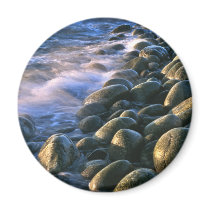 Rocks and Waves Round Magnet