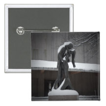 Romeo and Juliet, A Winter Embrace, Central Park Pin