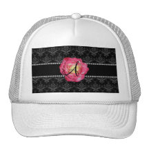 Rosa negro del damasco del monograma subió gorros  