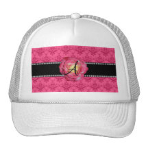 Rosa rosado del damasco del monograma subió gorras de camionero