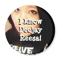 Round Magnet by xoffbeatnovelty Round Magnet