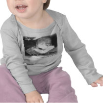 Safe in Daddy's hands Tshirts