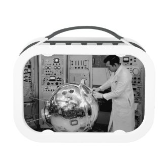 Satellite Lunchbox