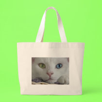 Serenity close-up tote bags