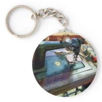 Sewing Machine With Sissors Keychain