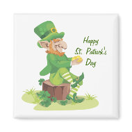 Sitting Leprechaun magnet