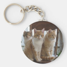 Sitting pretty keychain