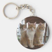 Sitting pretty keychain