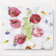 Smashed flowers craft, bougie red and green mousepad