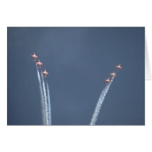 Snowbirds que comienzan el rastro del humo del cor tarjeton