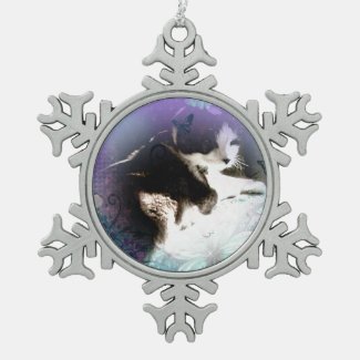 snowshoe kitty hiding in the flowers snowflake pewter christmas ornament