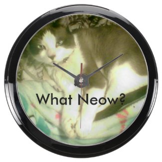 Snowshoe What Neow? Kitty Aquarium Clock