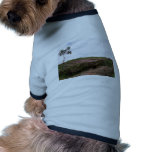 Solit�ria, Ela Representa A Natureza Sobrevivendo Dog Tee Shirt