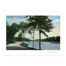 Southern Blvd View of Central Park and Lake Post Card