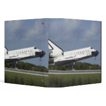 Space shuttle Discovery lands on Runway 33 3 3 Ring Binder