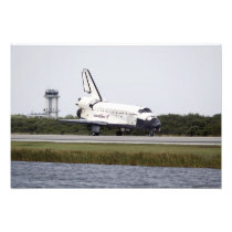 Space Shuttle Discovery on the runway
