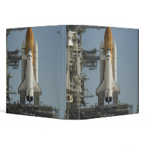 Space Shuttle Discovery sits ready Binder