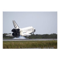 Space Shuttle Discovery touches down 3
