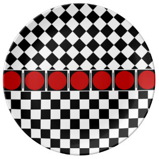 Black And White Checkered Plates | Zazzle