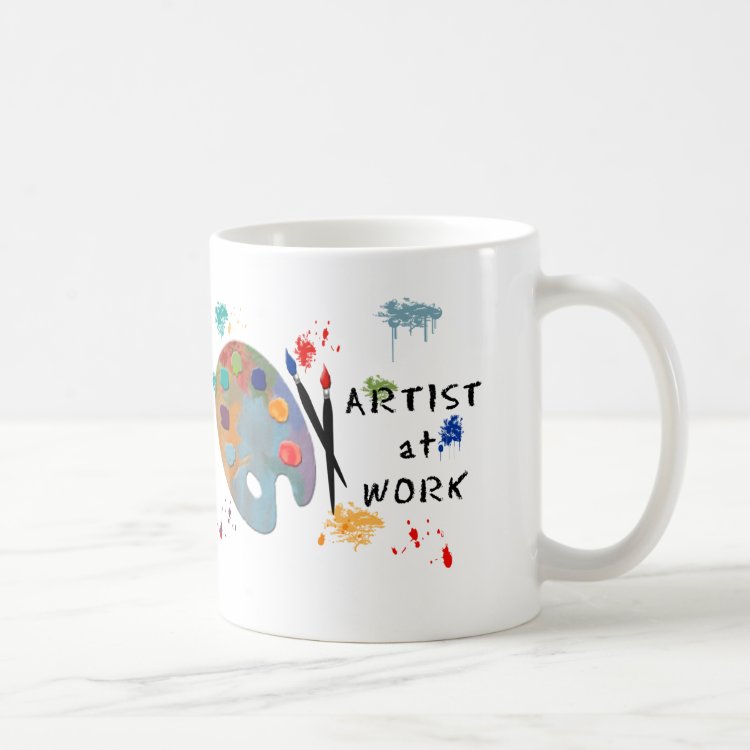 Künstler bei der Arbeits-Kaffeetasse