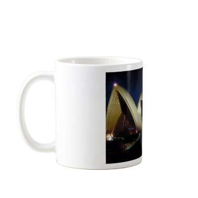 Sydney Opera house Mug by teyes143