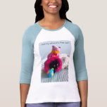 T-Shirt-Silly black cat hiding in stuffed toys