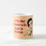 Taza de café feliz retra divertida del ama de casa